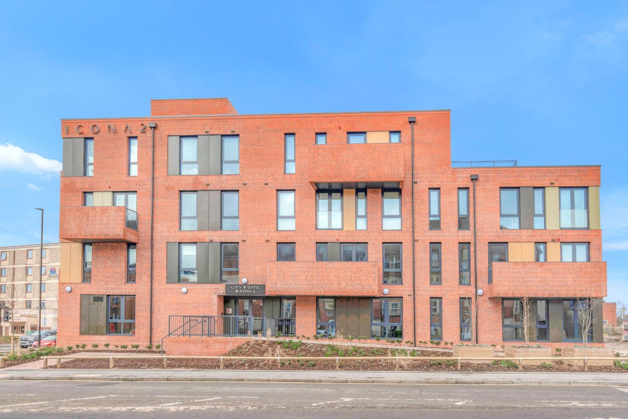 41 With Free Secure Parking Apartment York