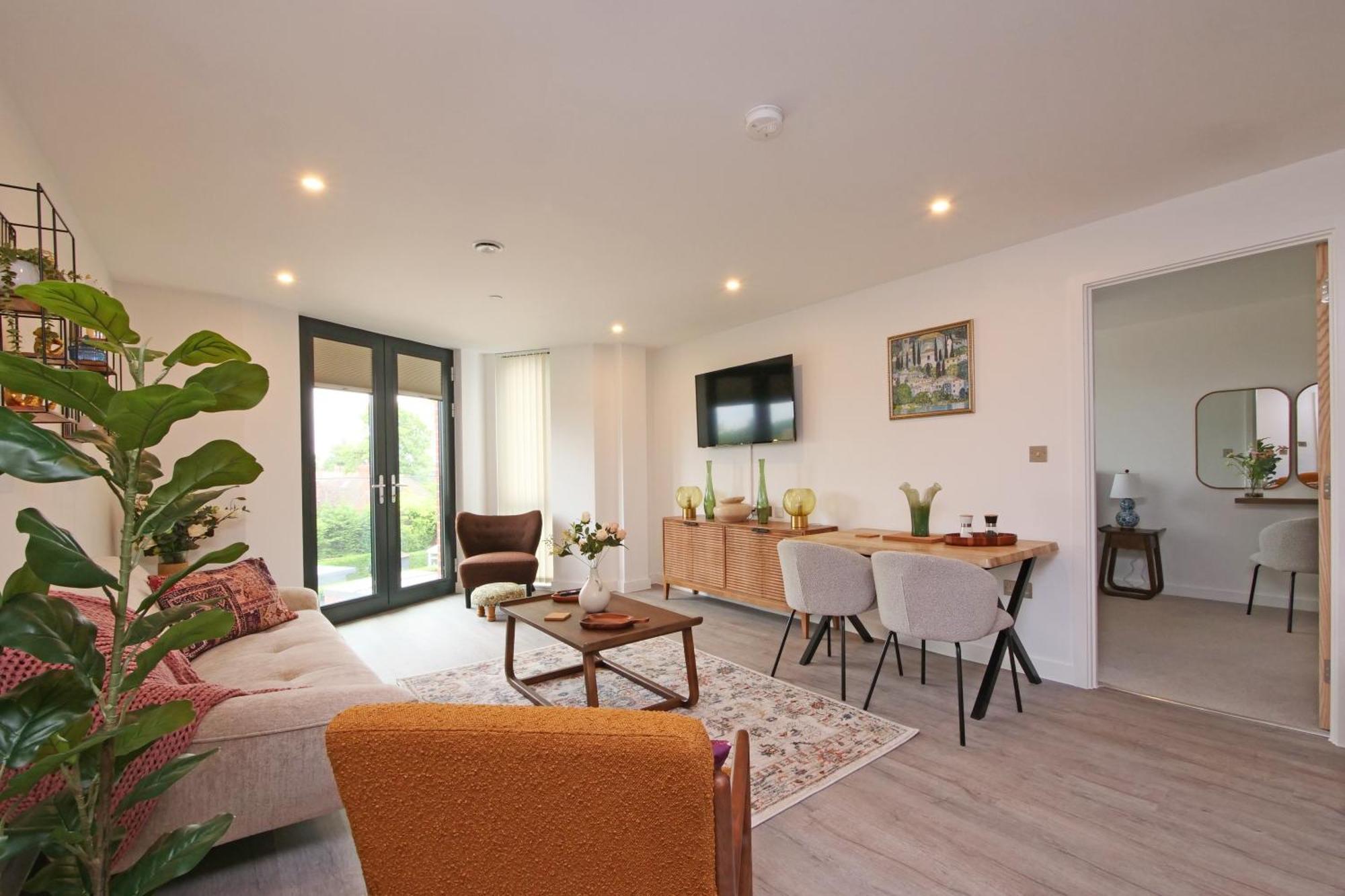 41 With Free Secure Parking Apartment York