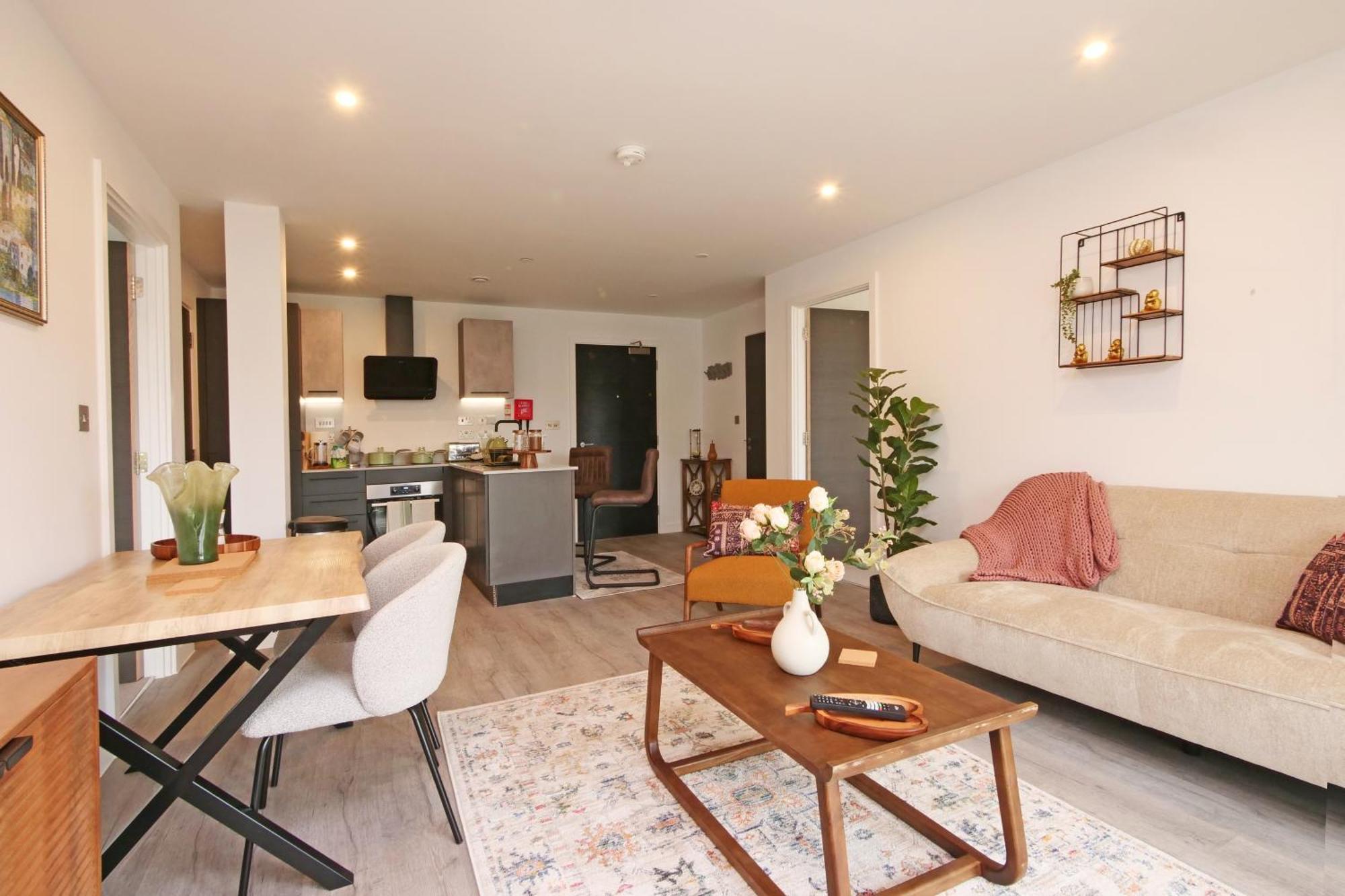 41 With Free Secure Parking Apartment
