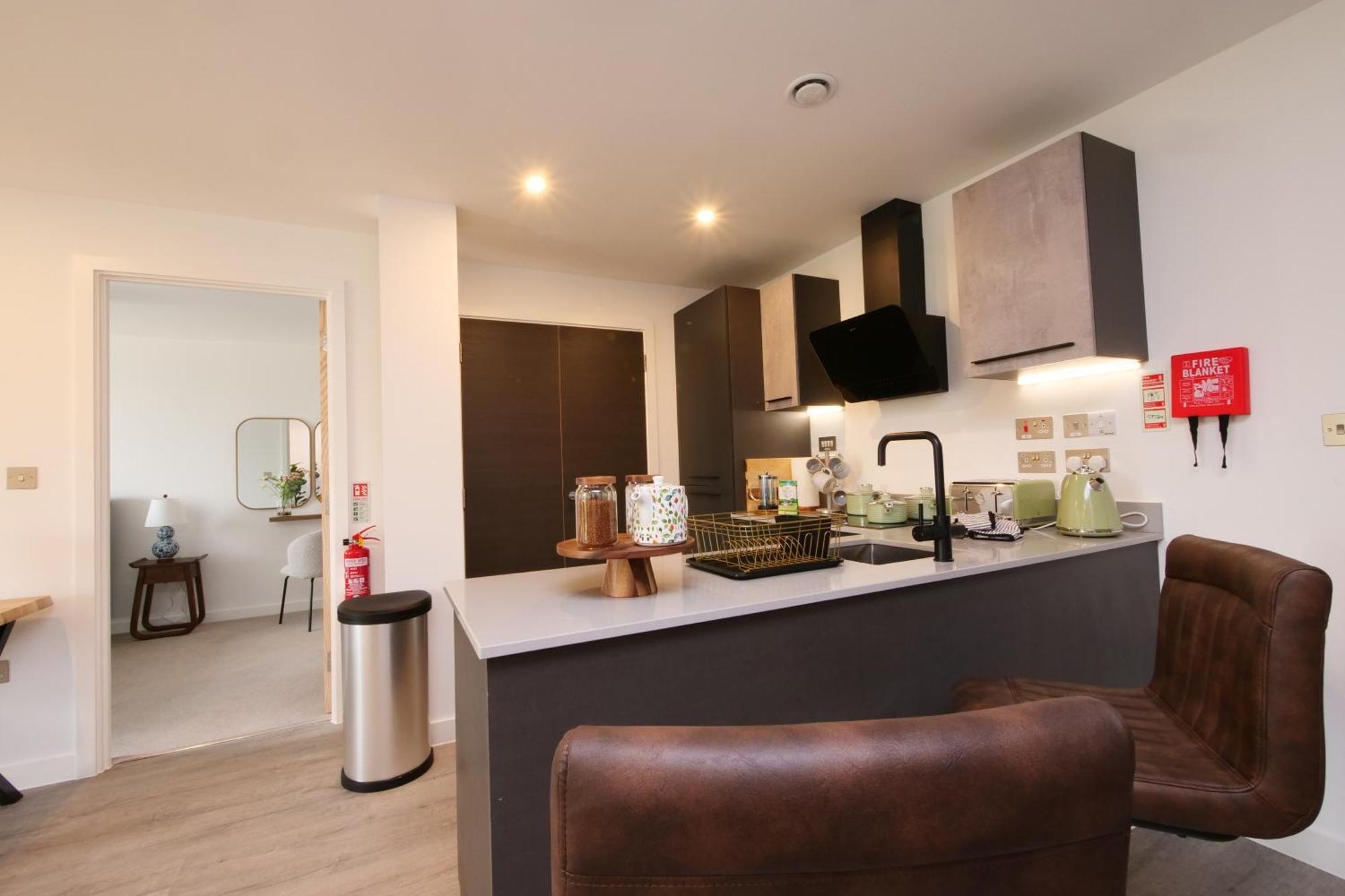 41 With Free Secure Parking Apartment *